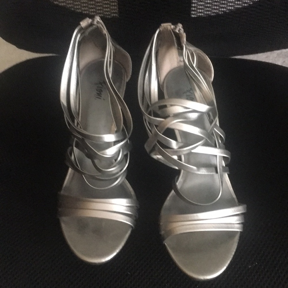 🦚Super sexy strappy heels